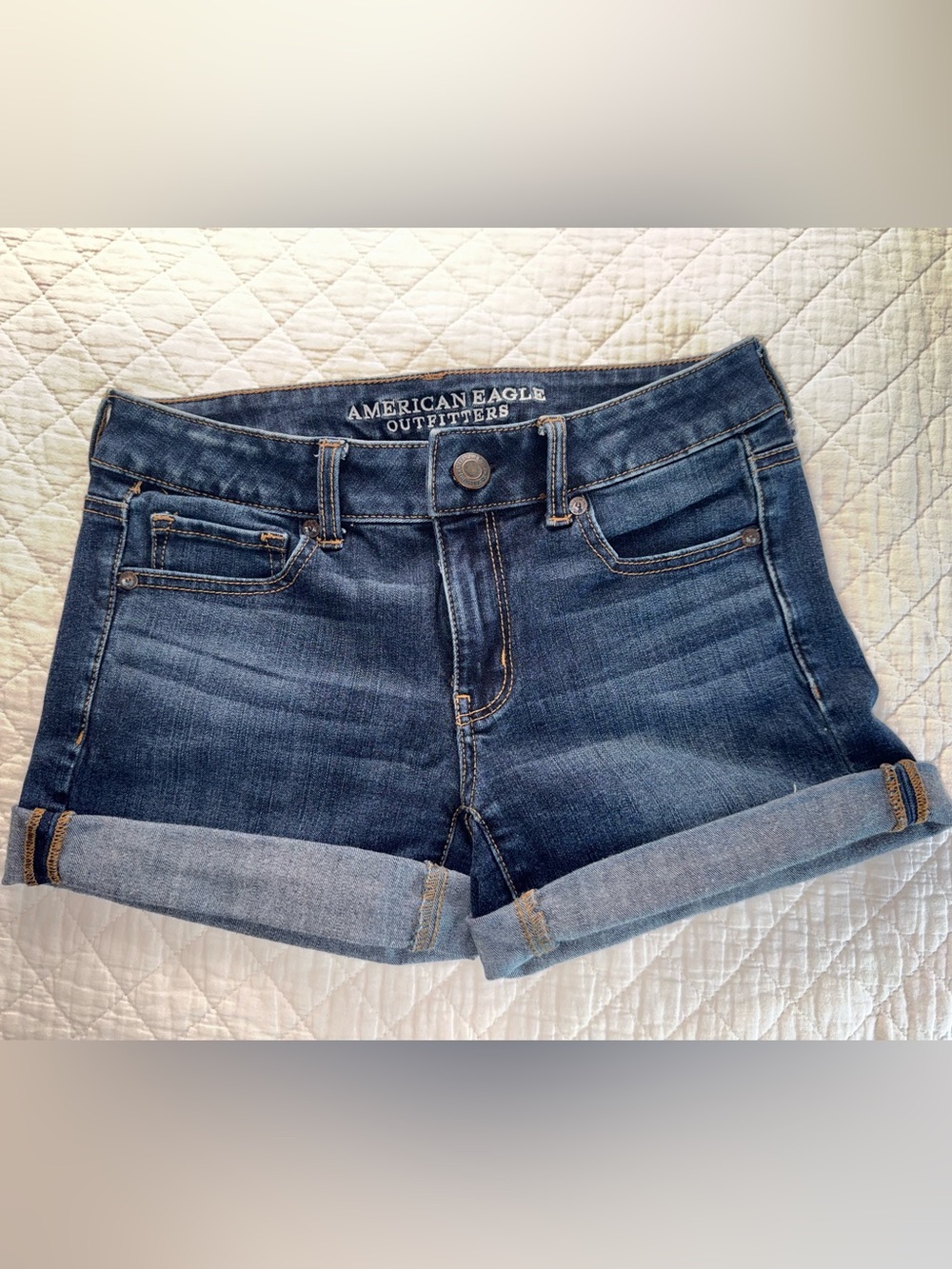 American Eagle Outfitters Shorts size 4 Women’s Cuffed Frayed Denim Summer Beach